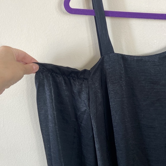 New "The Vanity Room" One off the shoulder Satin Silky Mini Dress Plus Black - Picture 2 of 7